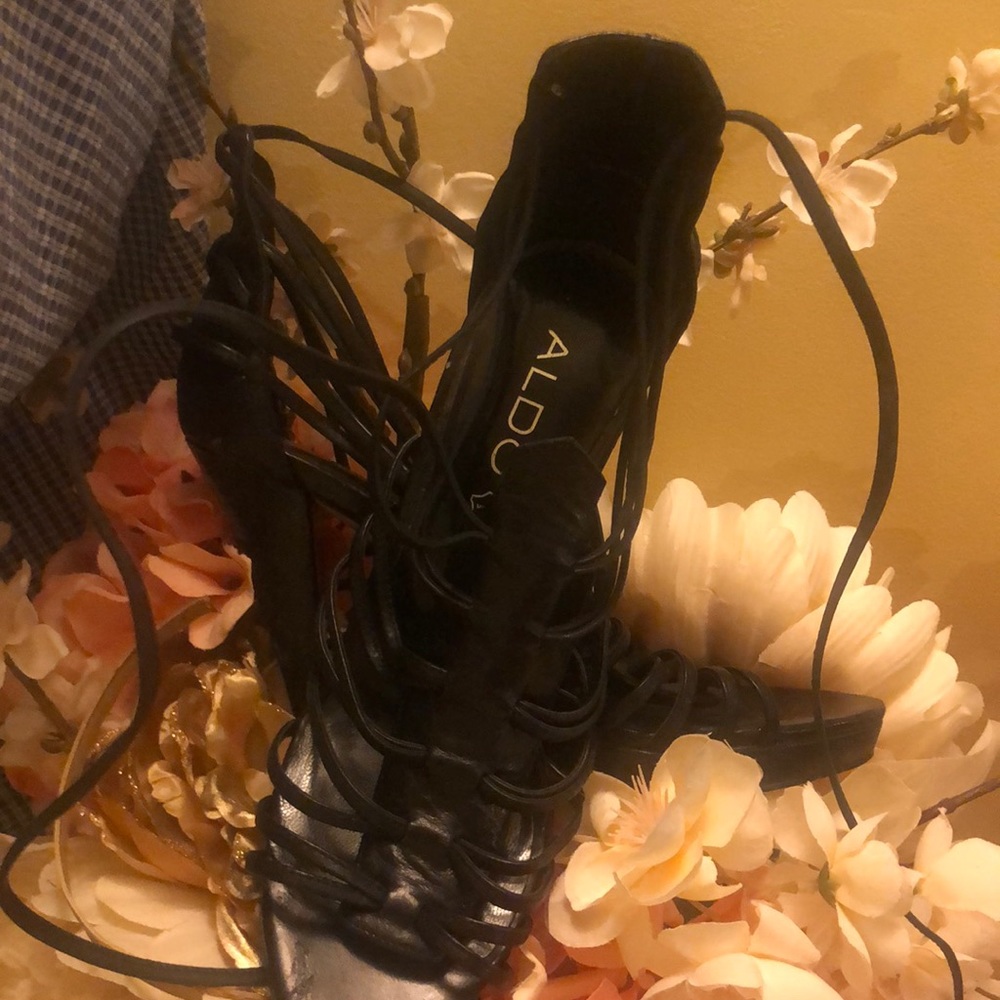 Black Aldo string up heels